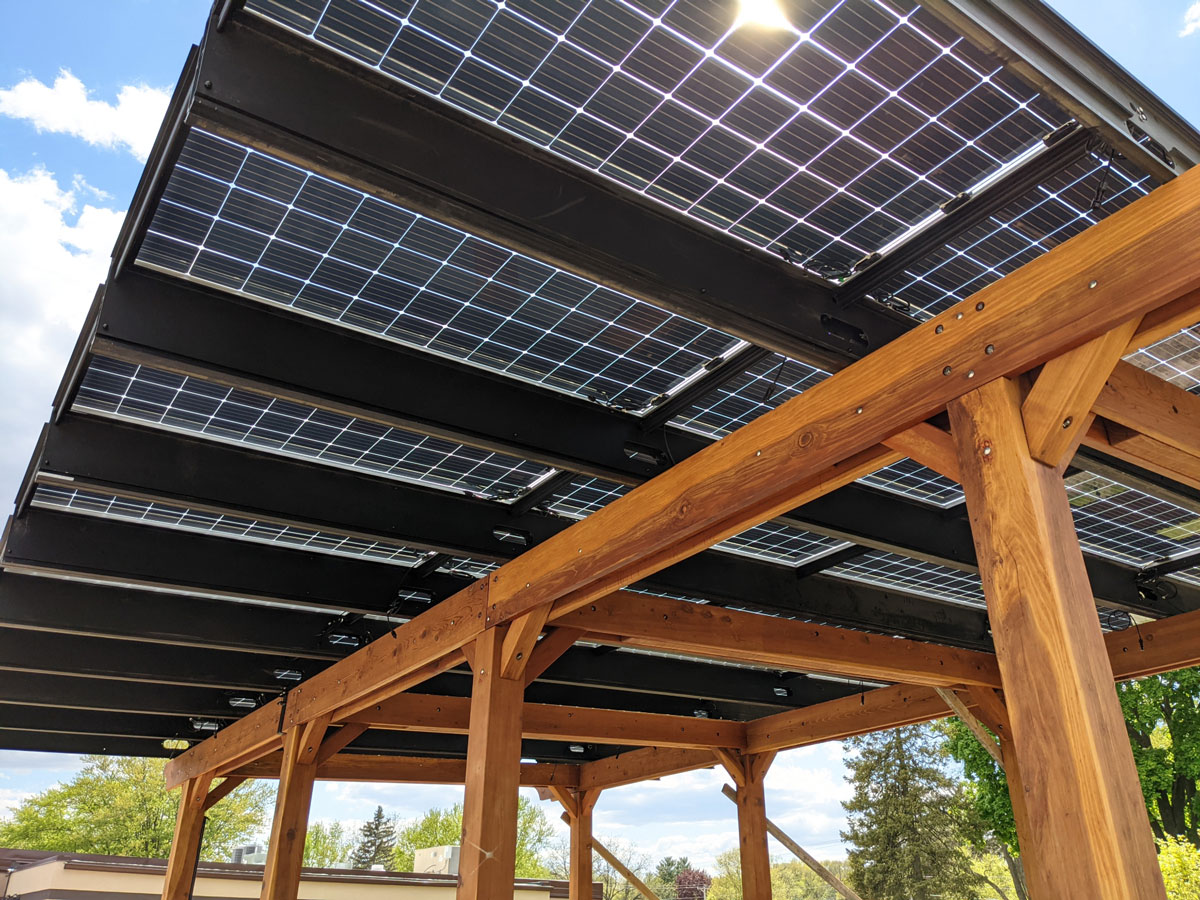 借助 Couillard 基金会的 Solar Canopy 扩大您的产品范围并帮助非营利组织